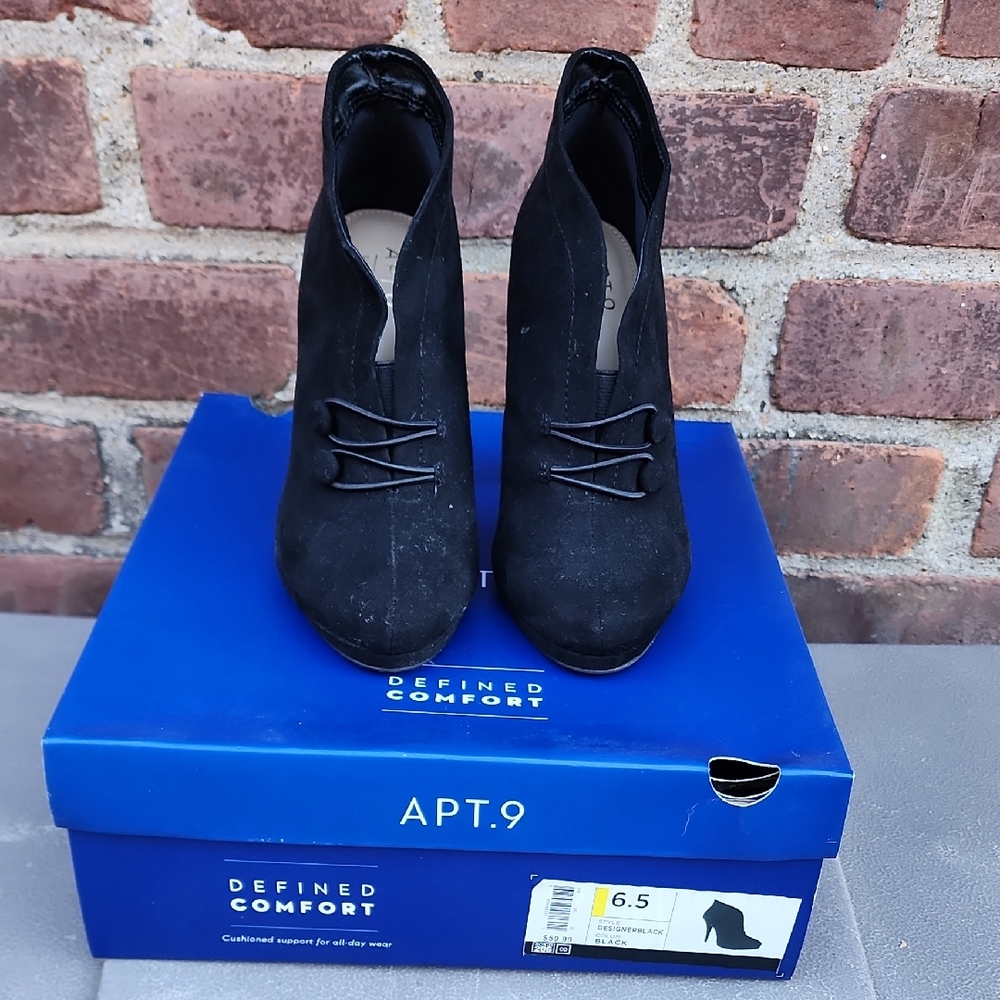 Apt. 9 Defined Comfort Black Ankle Booties